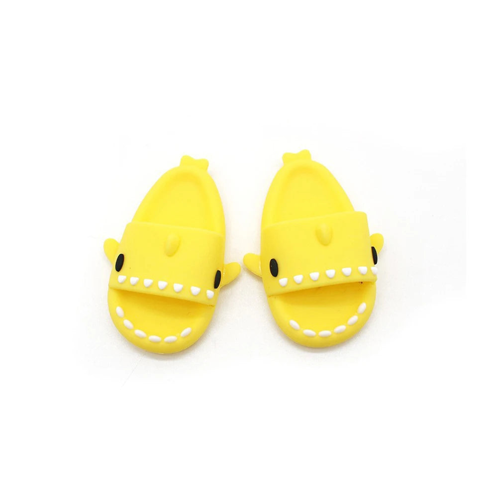 Labubu Doll Shoes ā Shark Slippers (17cm)