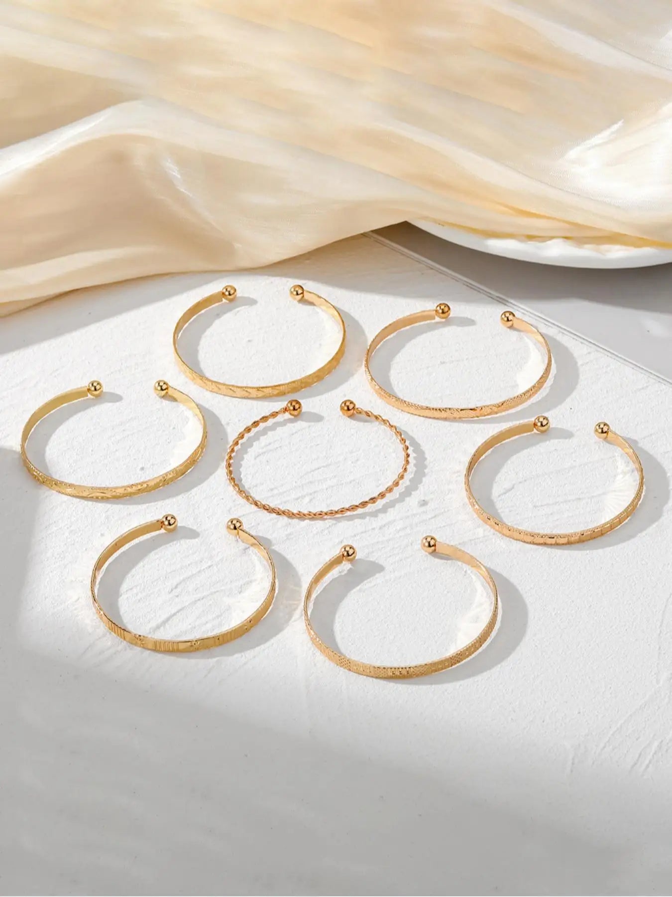 7-piece luxury-leaning exaggerated twisted open bangle set Suitable for parties, dates, daily wear, and ideal as a gift.